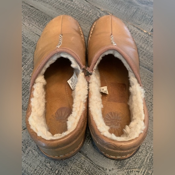 UGGS Women’s Betty 1928 Tan Shearling Slip On Clogs size 7, Sheepskin Lined, EUC - Picture 6 of 6